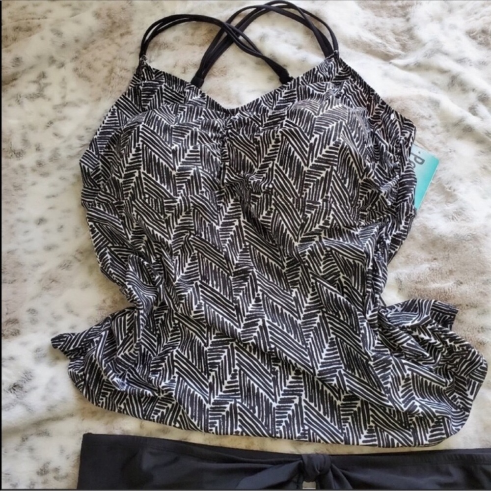 🆕Penbrooke 2 Piece Swimsuit - Picture 3 of 8